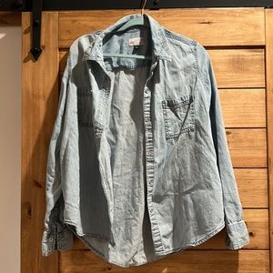 Universal thread denim top